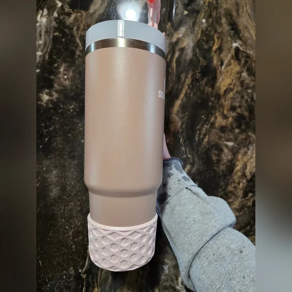 Almond Rose Stanley 30oz - Picture 2 of 6